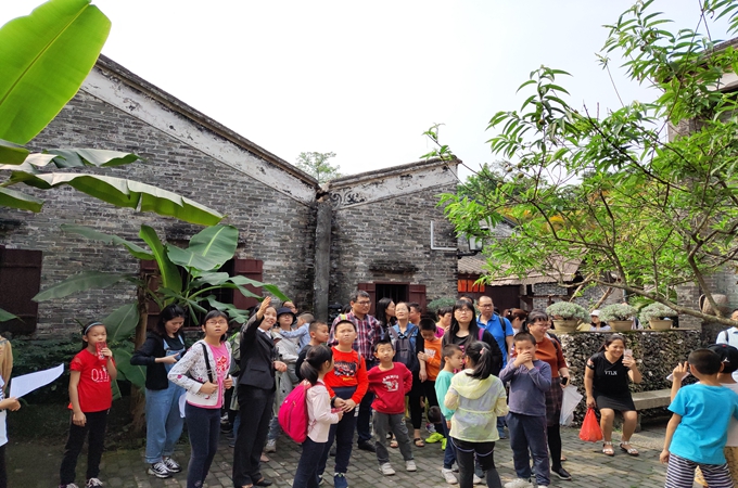 参观翠亨村的传统建筑