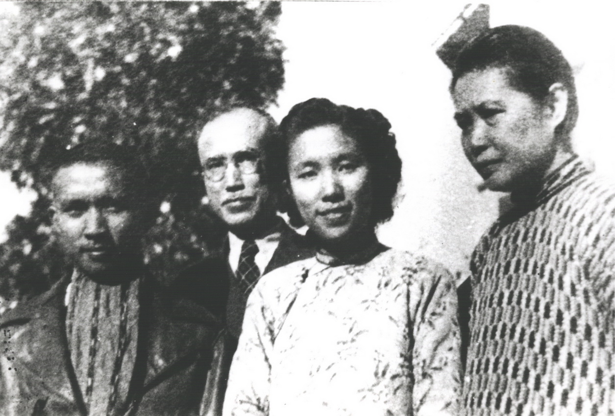 1949年，孙婉一家在澳门合影 height=