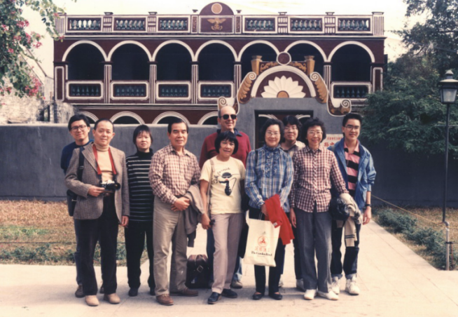 孙满三个女儿在孙中山故居留影.png