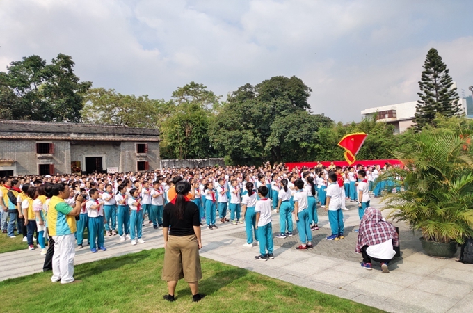 在杨殷故居前举行缅怀杨殷烈士活动